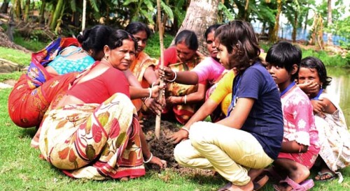 INDIA_MUJERES DIA MA.jpg